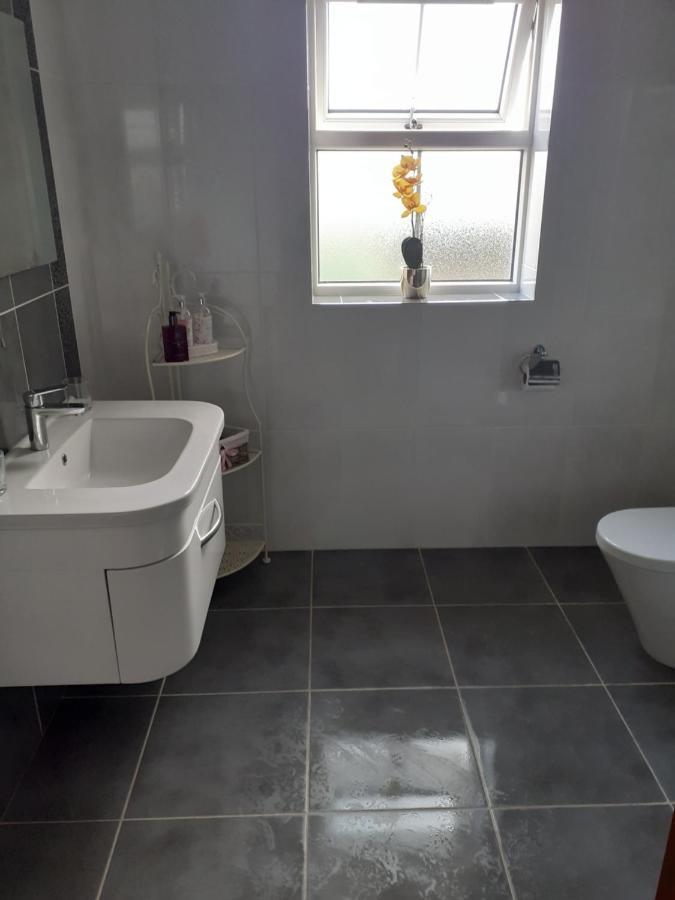 Nobber Private Room In Superb House Bed 1 מראה חיצוני תמונה